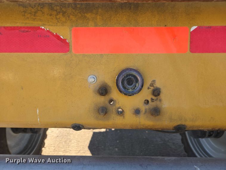 image for item YA0951 2020 Rogator RG1300C spreader