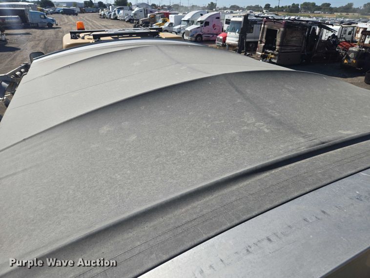 image for item YA0951 2020 Rogator RG1300C spreader