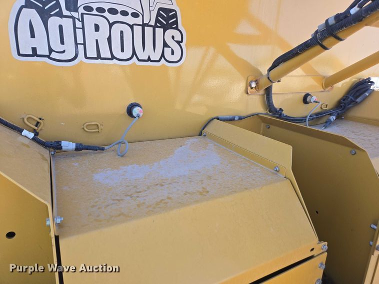 image for item YA0951 2020 Rogator RG1300C spreader