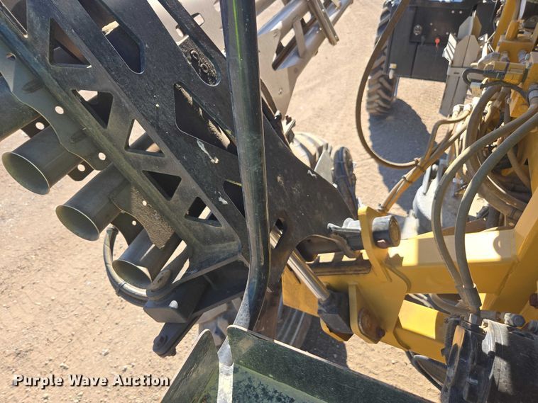 image for item YA0951 2020 Rogator RG1300C spreader