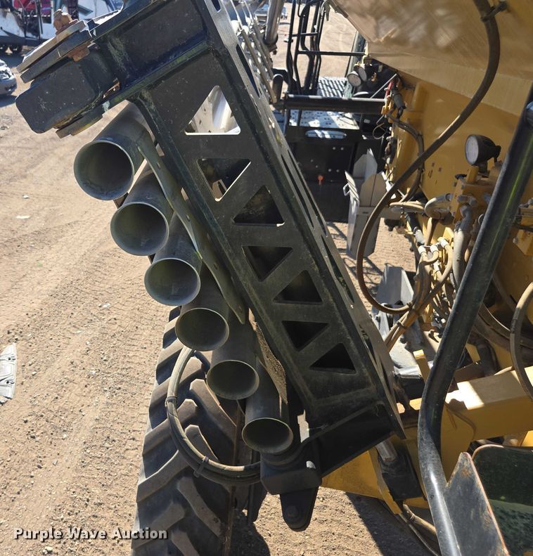 image for item YA0951 2020 Rogator RG1300C spreader