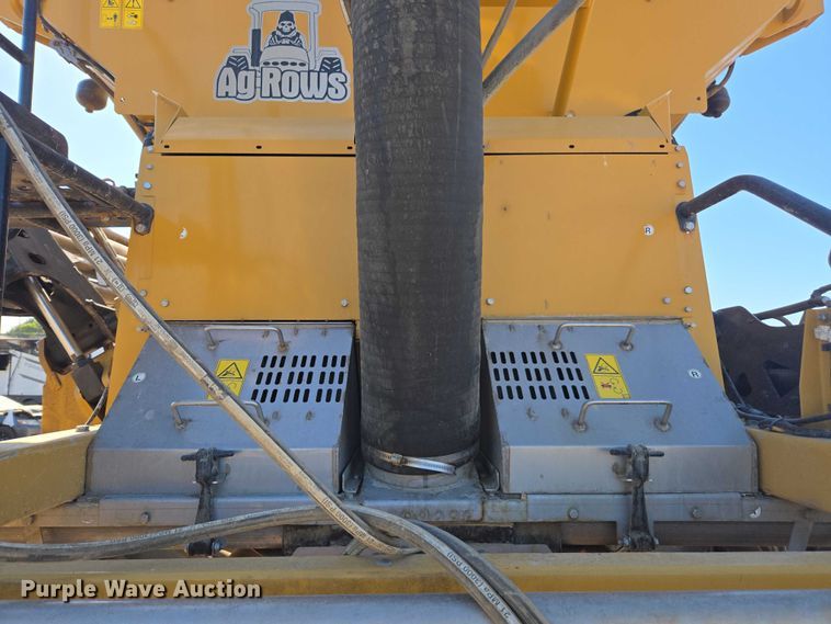 image for item YA0951 2020 Rogator RG1300C spreader