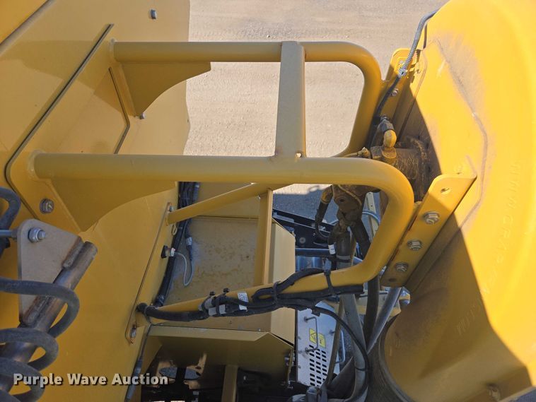 image for item YA0951 2020 Rogator RG1300C spreader