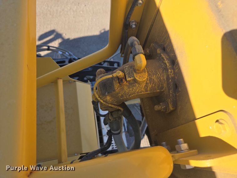 image for item YA0951 2020 Rogator RG1300C spreader