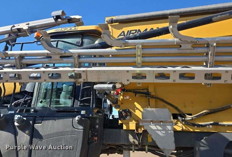 image for item YA0951 2020 Rogator RG1300C spreader