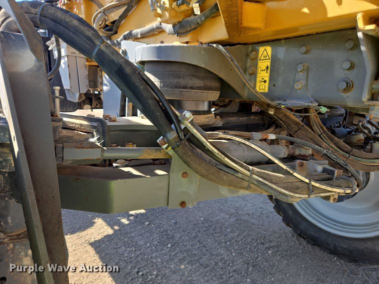 image for item YA0951 2020 Rogator RG1300C spreader