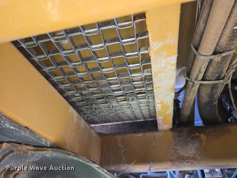 image for item YA0951 2020 Rogator RG1300C spreader