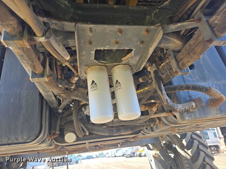 image for item YA0951 2020 Rogator RG1300C spreader