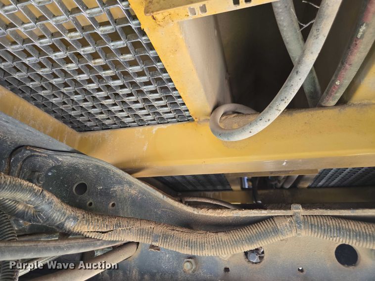 image for item YA0951 2020 Rogator RG1300C spreader