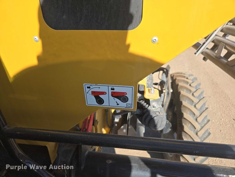 image for item YA0951 2020 Rogator RG1300C spreader