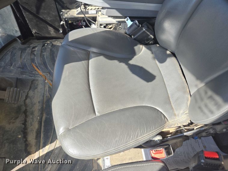 image for item YA0951 2020 Rogator RG1300C spreader