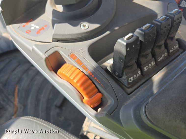 image for item YA0951 2020 Rogator RG1300C spreader