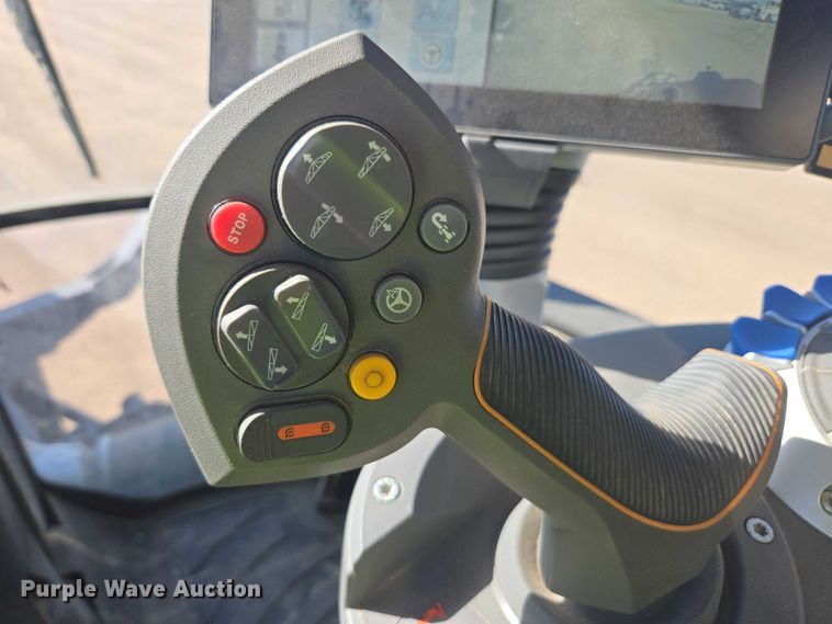 image for item YA0951 2020 Rogator RG1300C spreader