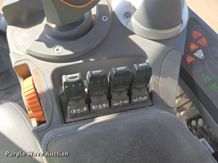 image for item YA0951 2020 Rogator RG1300C spreader