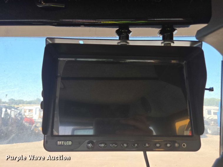 image for item YA0951 2020 Rogator RG1300C spreader