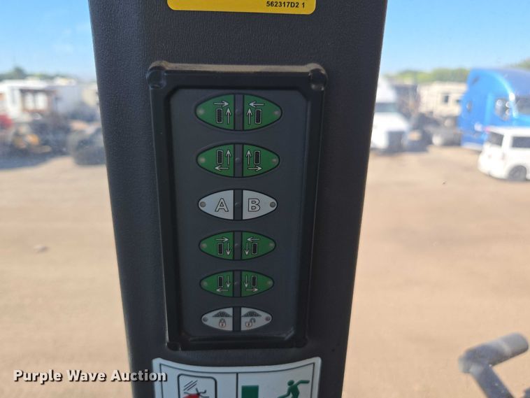 image for item YA0951 2020 Rogator RG1300C spreader