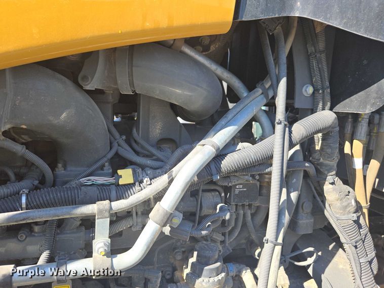 image for item YA0951 2020 Rogator RG1300C spreader