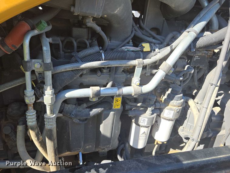 image for item YA0951 2020 Rogator RG1300C spreader