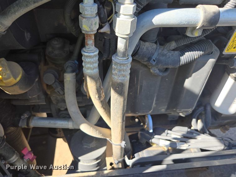 image for item YA0951 2020 Rogator RG1300C spreader