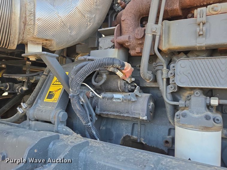 image for item YA0951 2020 Rogator RG1300C spreader