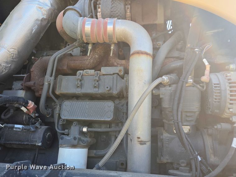 image for item YA0951 2020 Rogator RG1300C spreader