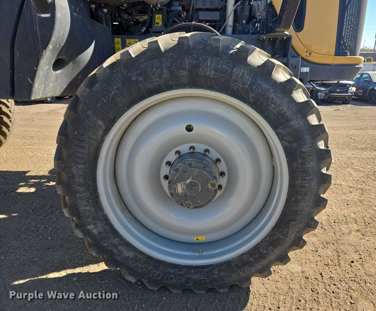 image for item YA0951 2020 Rogator RG1300C spreader