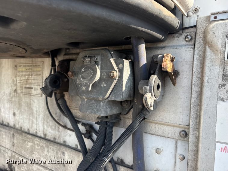 image for item DJ7758 2014 Utility VS2RA refrigerated van trailer