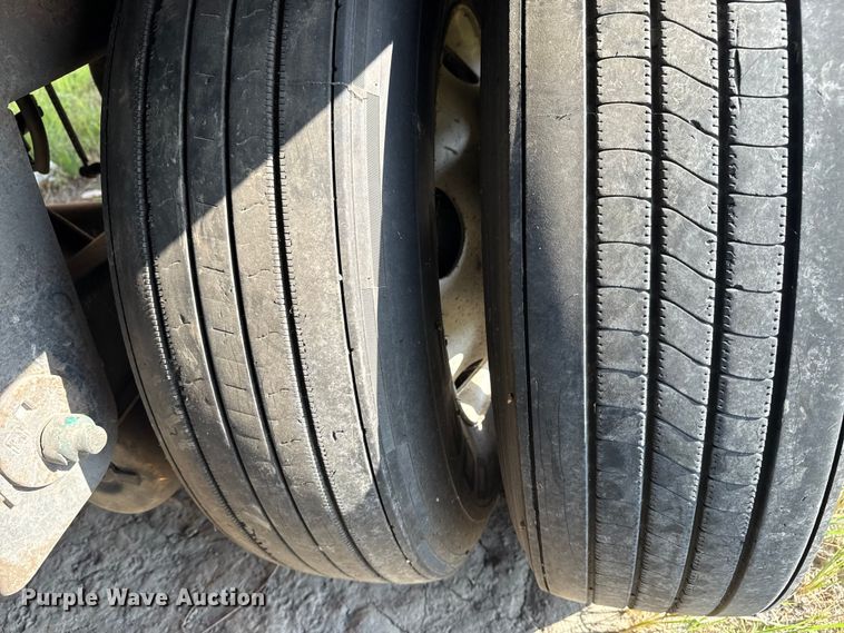 image for item DJ7758 2014 Utility VS2RA refrigerated van trailer