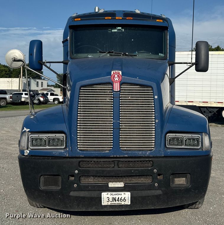 image for item DJ7759 2005 Kenworth T600 semi truck