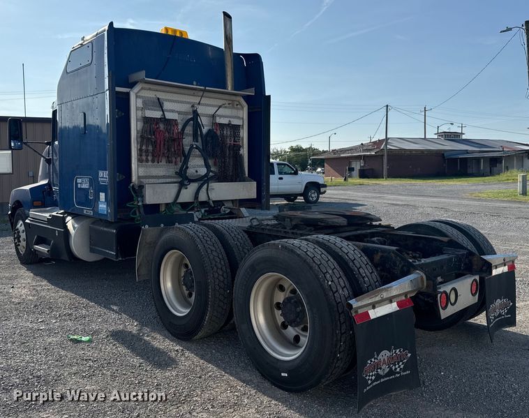 image for item DJ7759 2005 Kenworth T600 semi truck