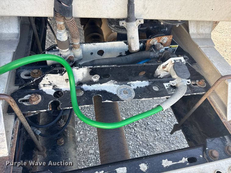 image for item DJ7759 2005 Kenworth T600 semi truck