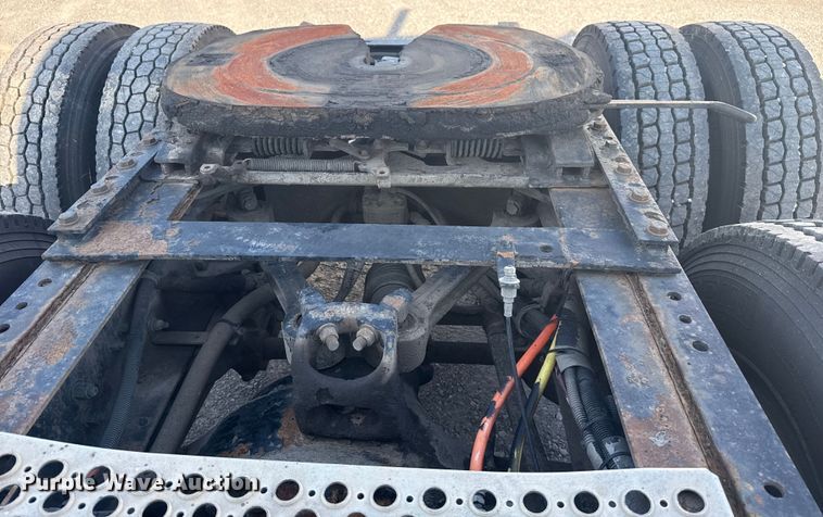 image for item DJ7759 2005 Kenworth T600 semi truck