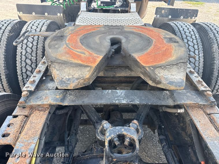 image for item DJ7759 2005 Kenworth T600 semi truck