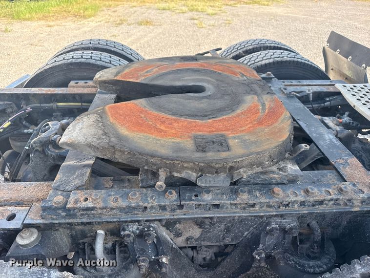 image for item DJ7759 2005 Kenworth T600 semi truck