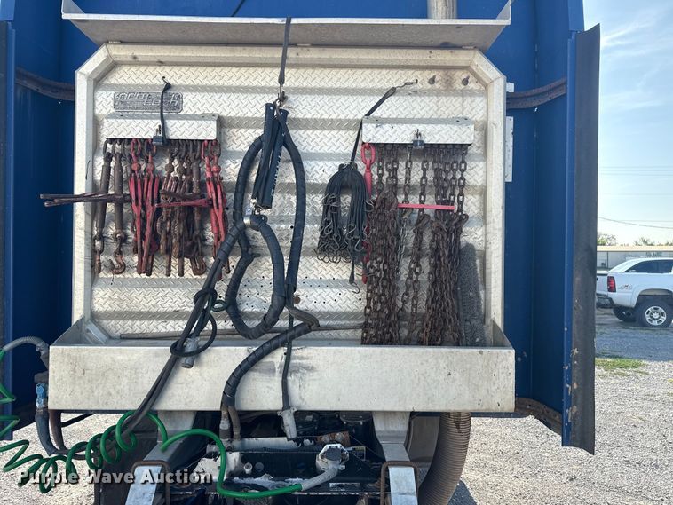 image for item DJ7759 2005 Kenworth T600 semi truck