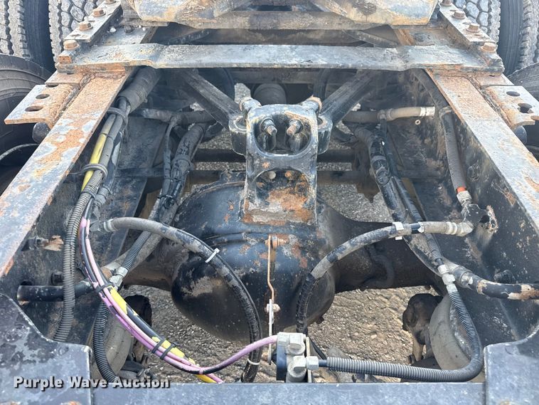 image for item DJ7759 2005 Kenworth T600 semi truck