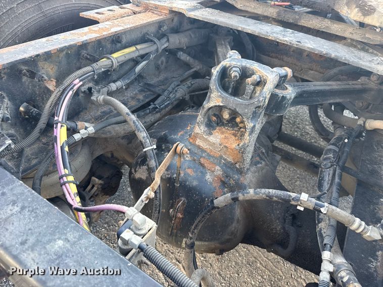 image for item DJ7759 2005 Kenworth T600 semi truck