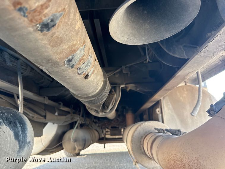 image for item DJ7759 2005 Kenworth T600 semi truck