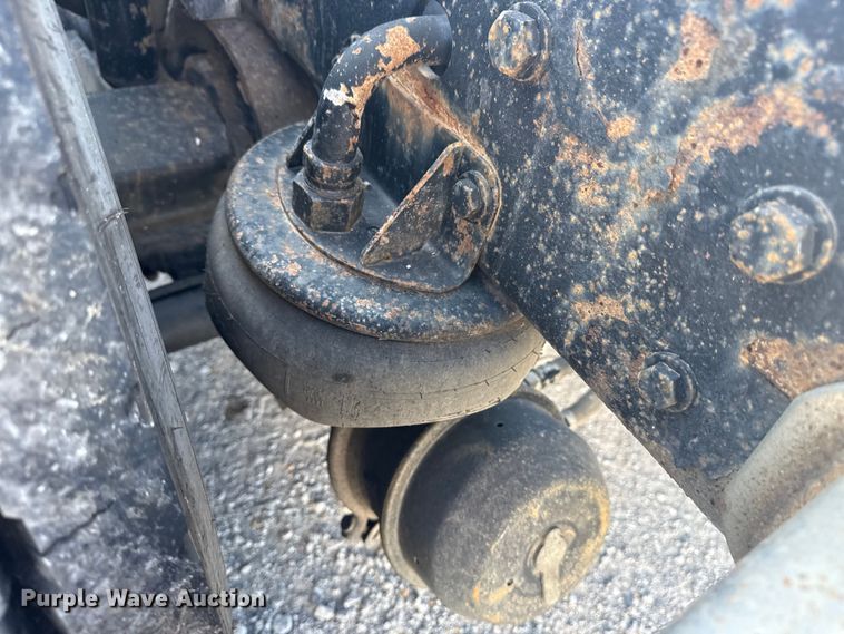 image for item DJ7759 2005 Kenworth T600 semi truck