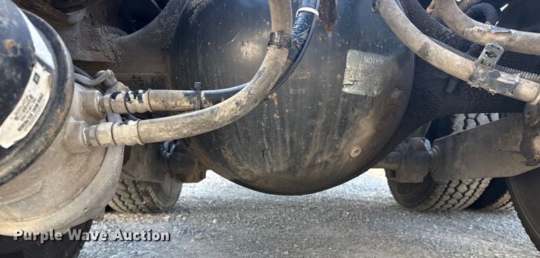 image for item DJ7759 2005 Kenworth T600 semi truck