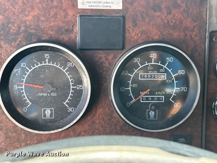 image for item DJ7759 2005 Kenworth T600 semi truck