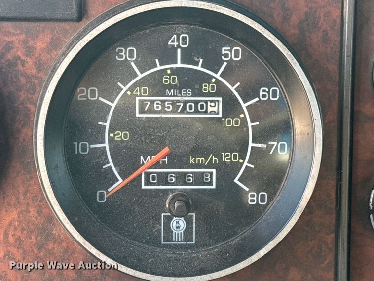 image for item DJ7759 2005 Kenworth T600 semi truck