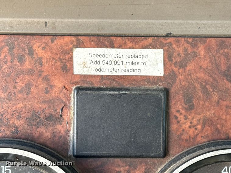 image for item DJ7759 2005 Kenworth T600 semi truck