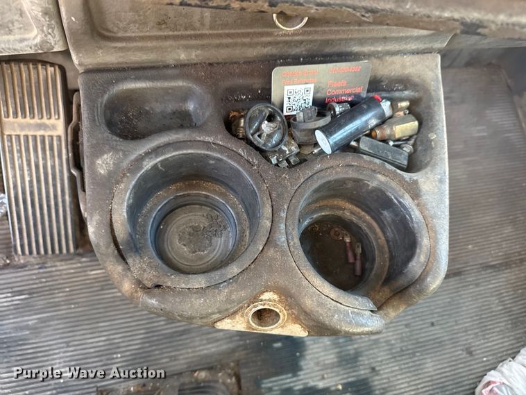 image for item DJ7759 2005 Kenworth T600 semi truck