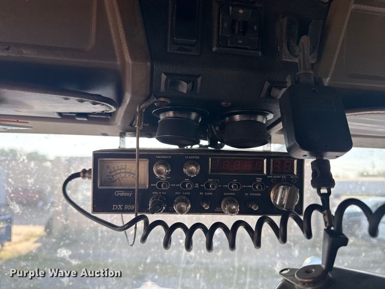 image for item DJ7759 2005 Kenworth T600 semi truck