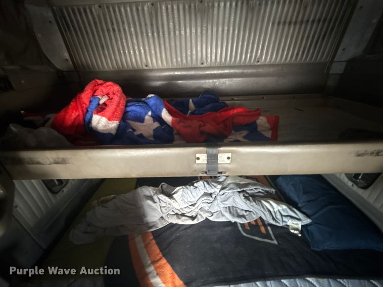 image for item DJ7759 2005 Kenworth T600 semi truck