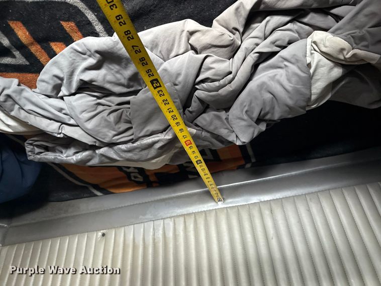 image for item DJ7759 2005 Kenworth T600 semi truck