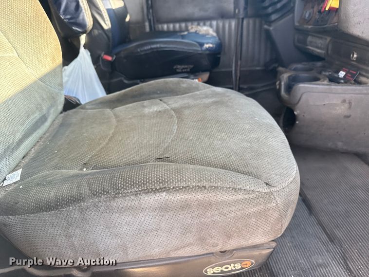 image for item DJ7759 2005 Kenworth T600 semi truck