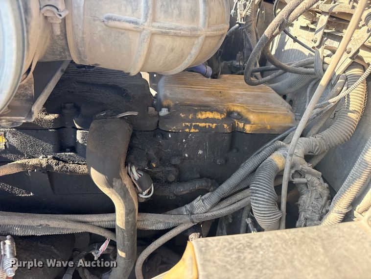 image for item DJ7759 2005 Kenworth T600 semi truck