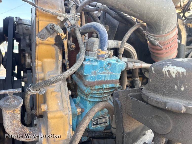 image for item DJ7759 2005 Kenworth T600 semi truck